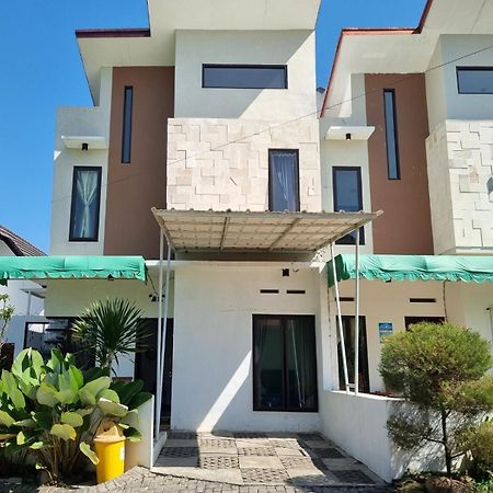 Villa Estetik Di Malang Luaran gambar